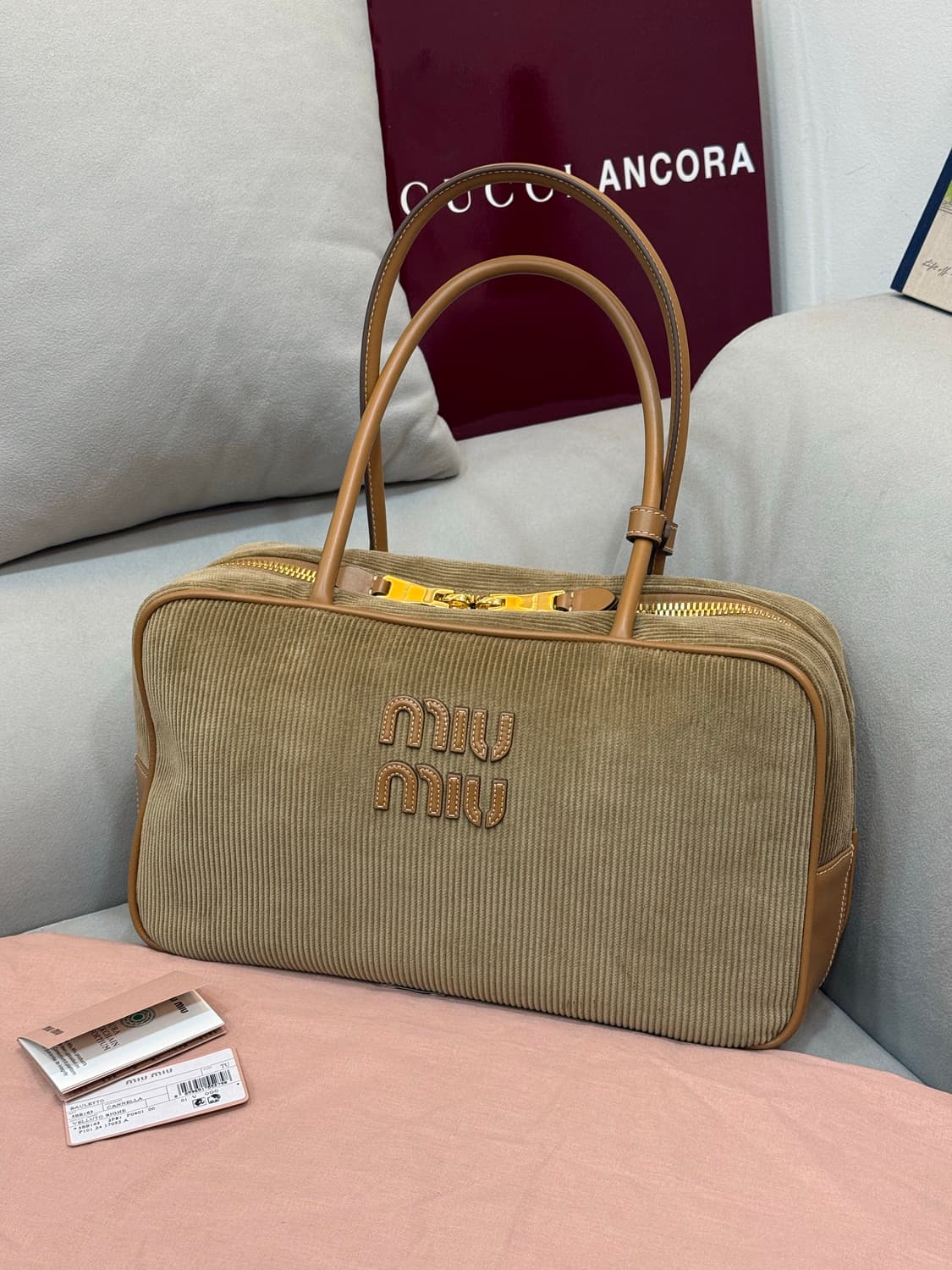 [새상품급] 미우미우 탑 핸들 보 백 시나몬 상품이미지1