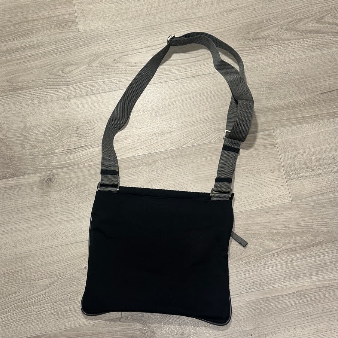 PRADA 90’s 나일론 샤코슈 백 상품이미지3