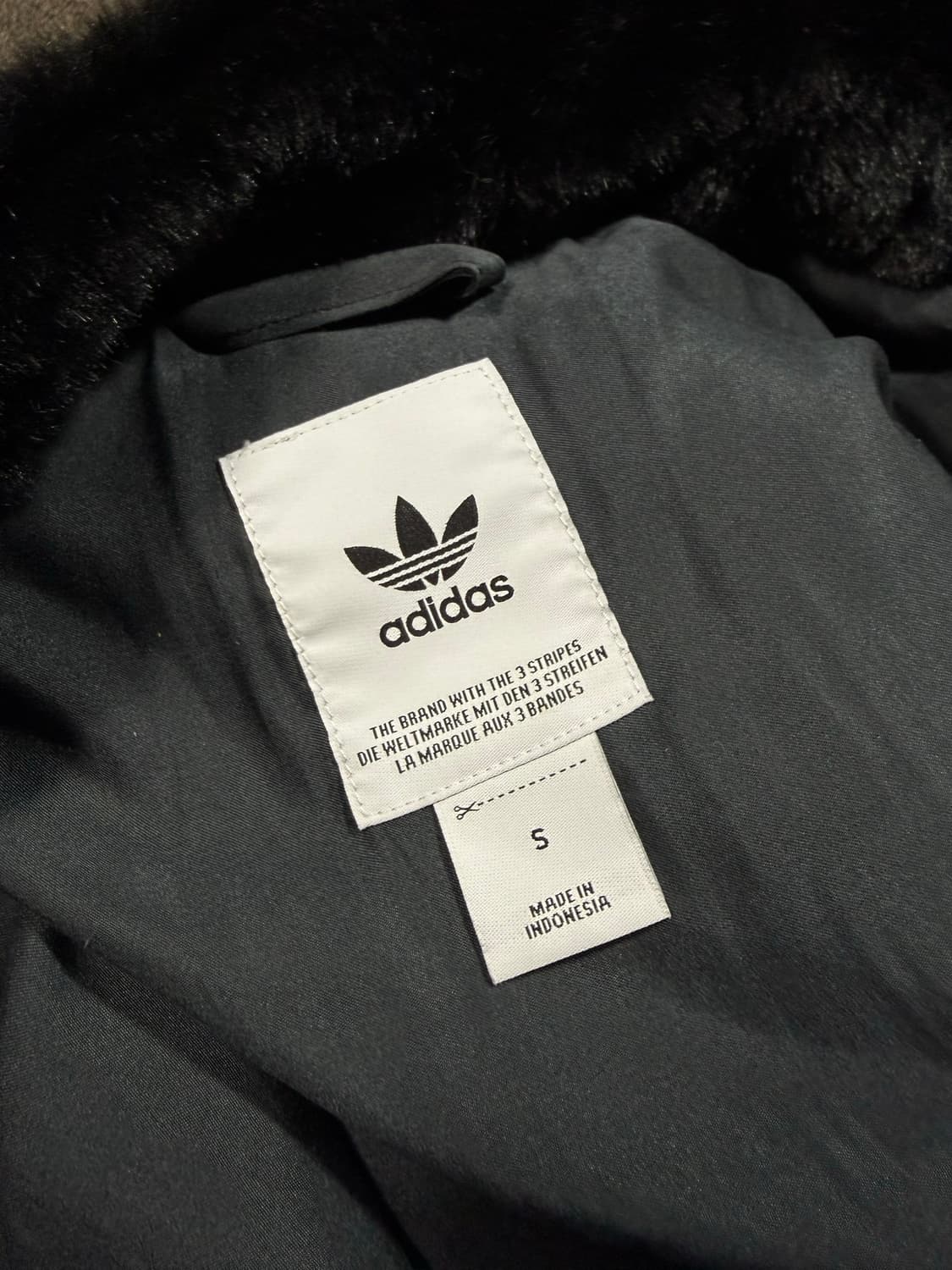 Adidas 아디다스 트레포일 페이크 퍼 자켓 상품이미지3