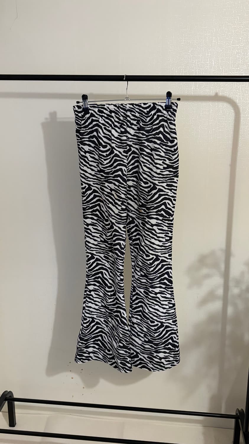 Zebra Print Flare Pants 상품이미지1