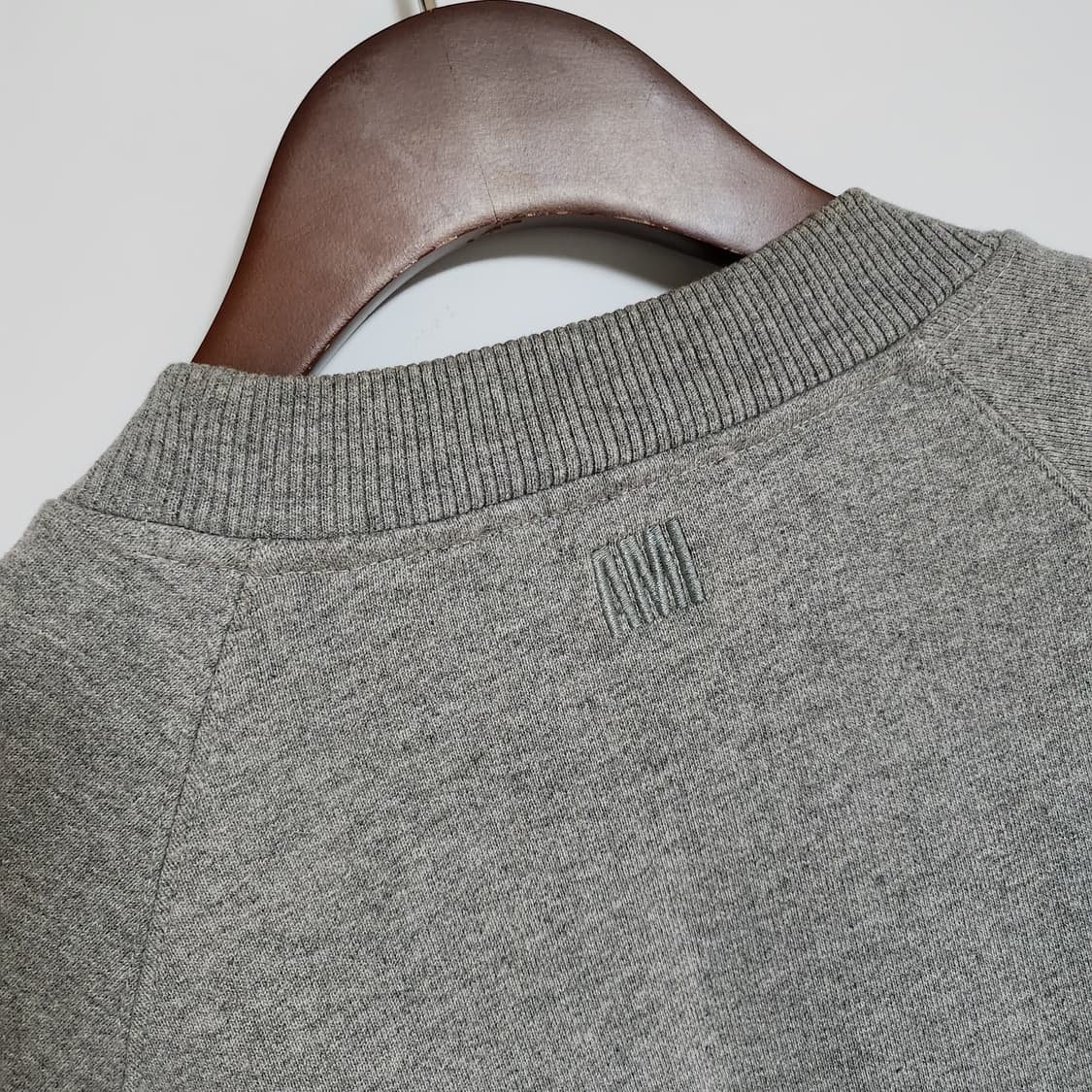 [S] 아미 그레이 빅하트 자수 맨투맨 USW002 상품이미지5