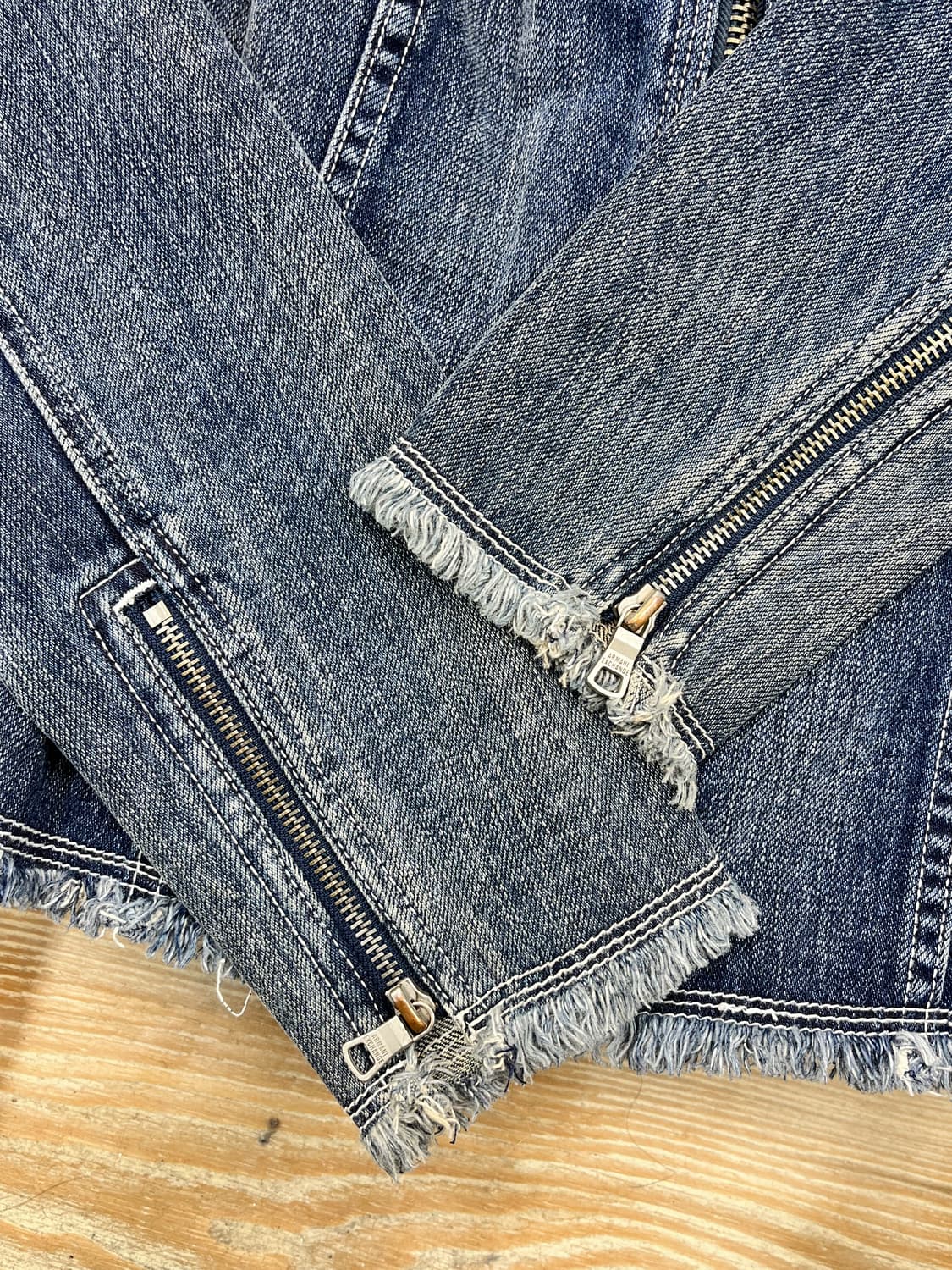 아르마니 익스체인지 컷 오프 데님 바이커 자켓 상품이미지10