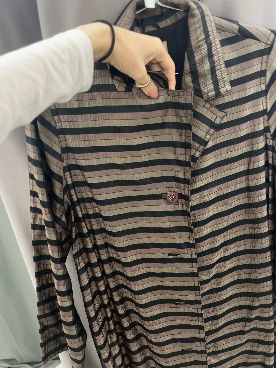 크링클 텍스쳐 스트라이프 롱코트  상품이미지2