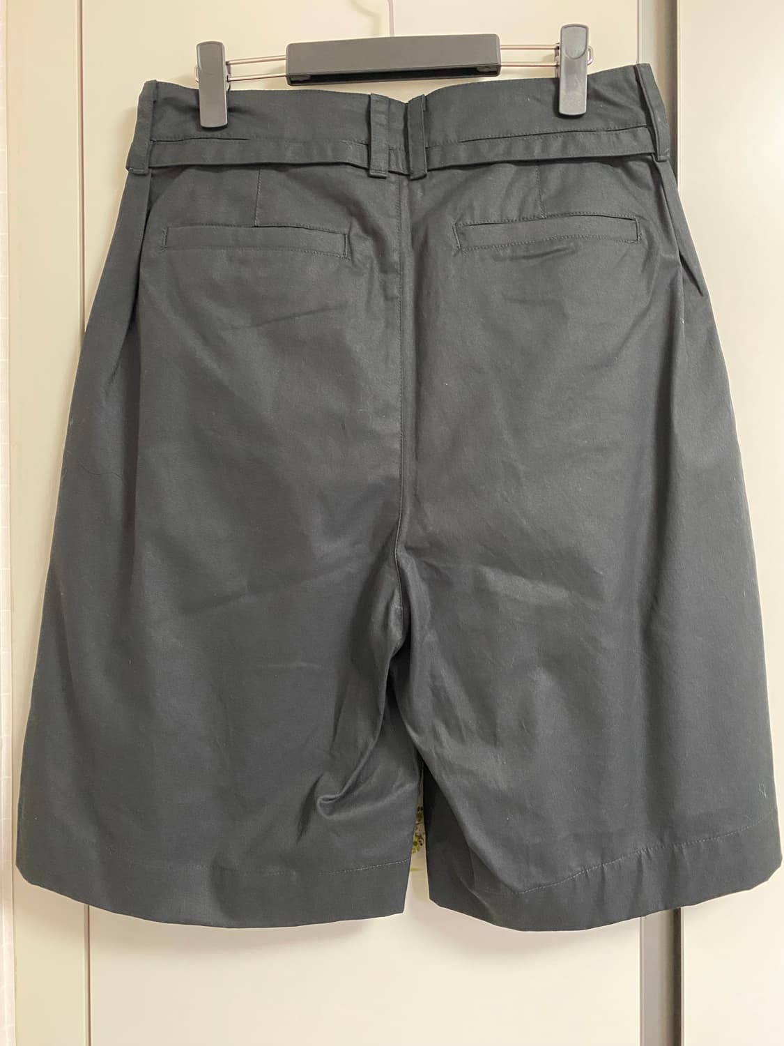 새상품 비슬로우 3턱 벨티드 쇼트 반바지30 블랙 상품이미지3