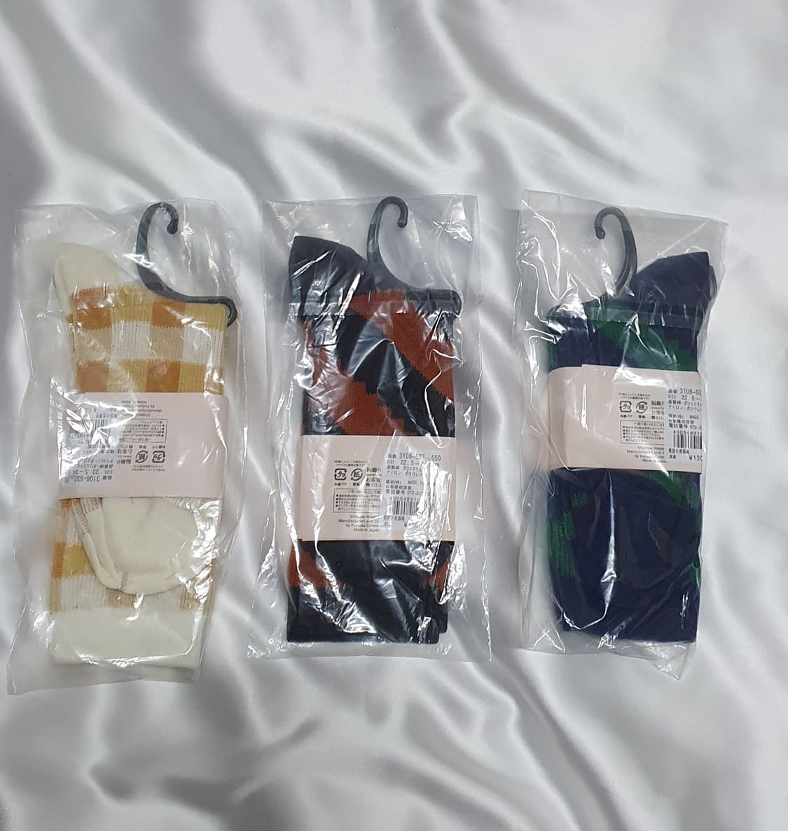 그린 네이비 브라운 옐로우 물결 스트라이프 체크  비비안웨스트우드 양말 상품이미지2