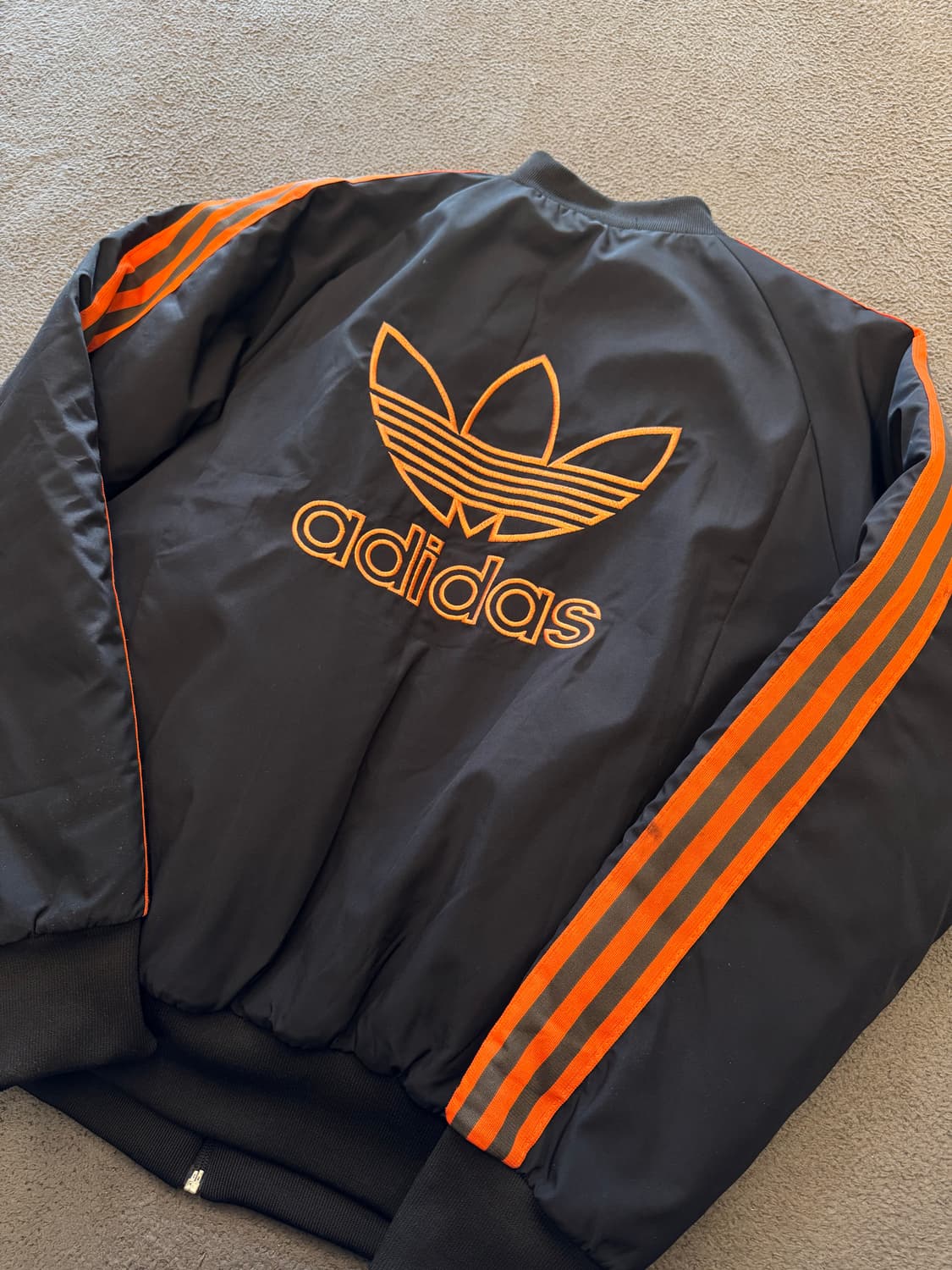 아디다스 올드스쿨 빅로고 봄버자켓 처분  상품이미지2