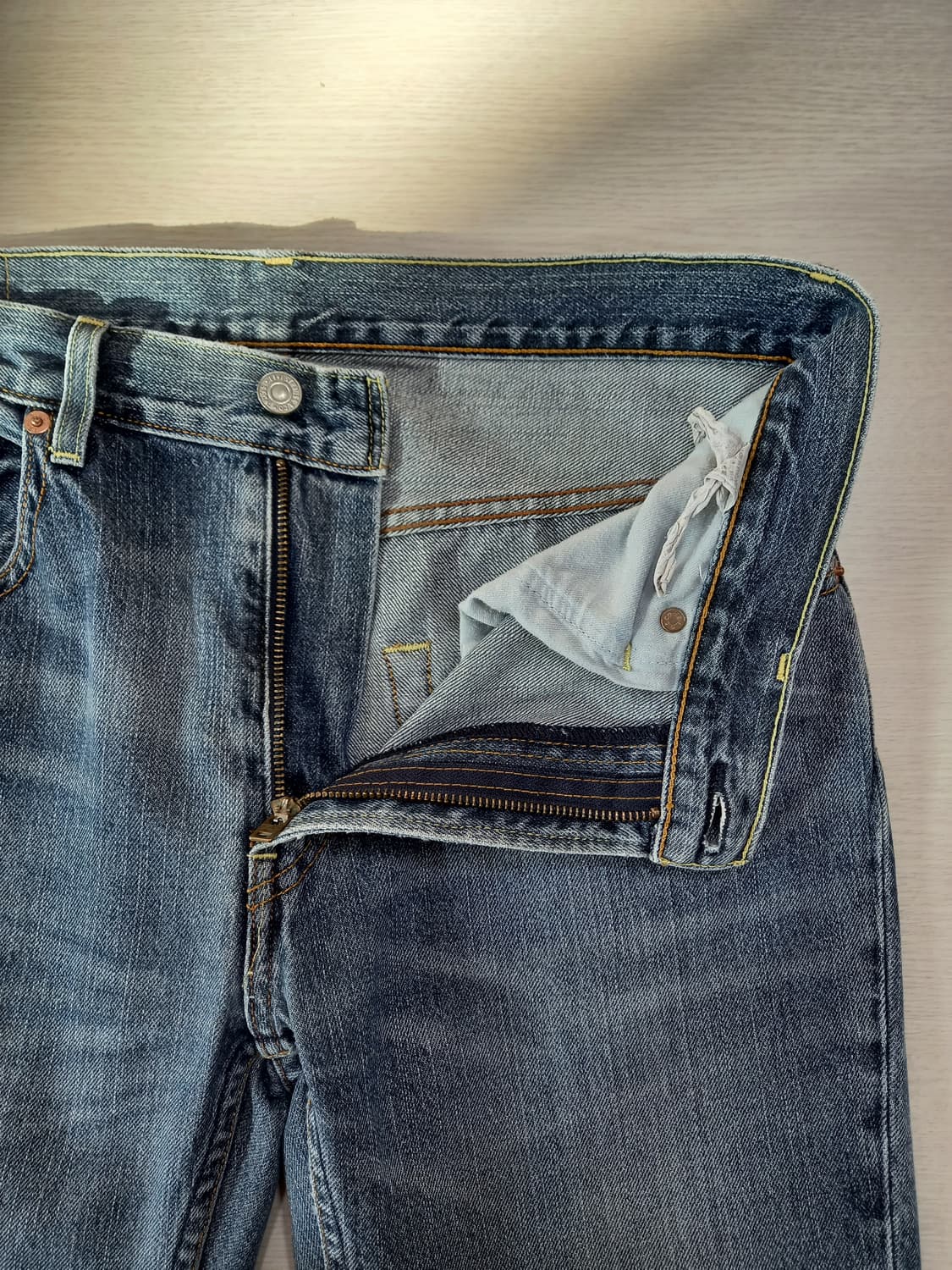 32 리바이스551 워싱 슬림일자진 32-293 상품이미지7