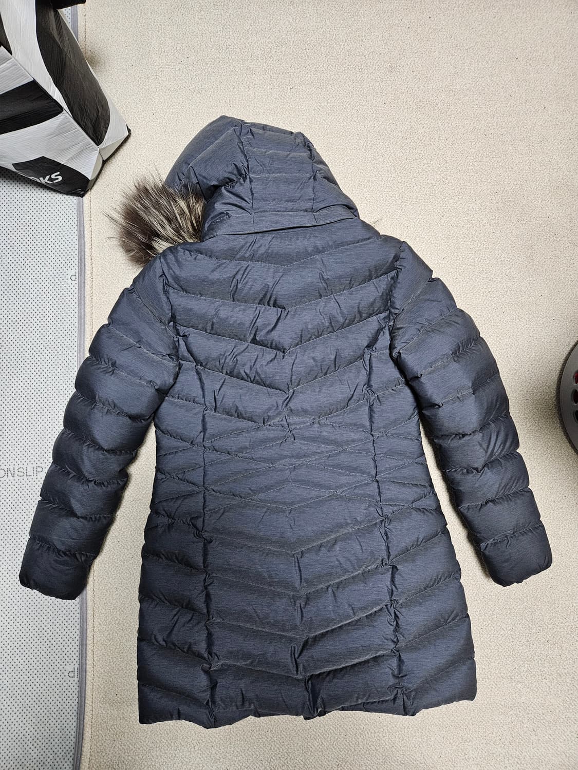 아식스 여성  퍼 슬림핏 공 다운 자켓3 상품이미지3