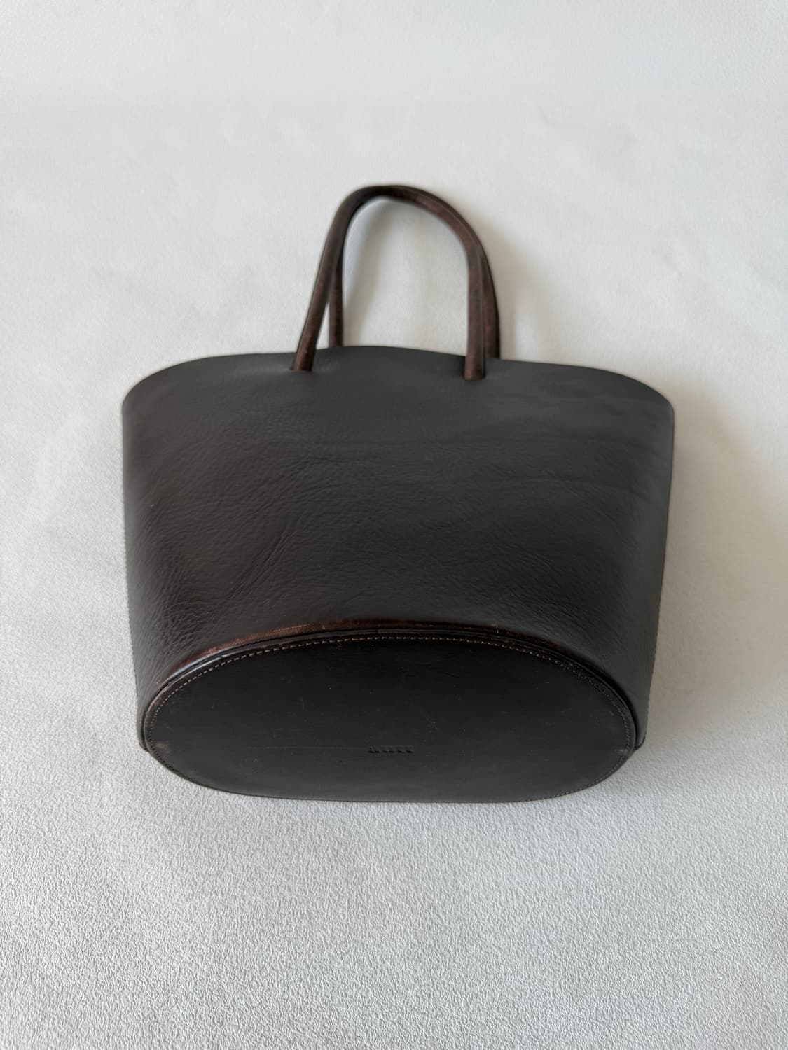 어트(autt) 레더 토트백 상품이미지5