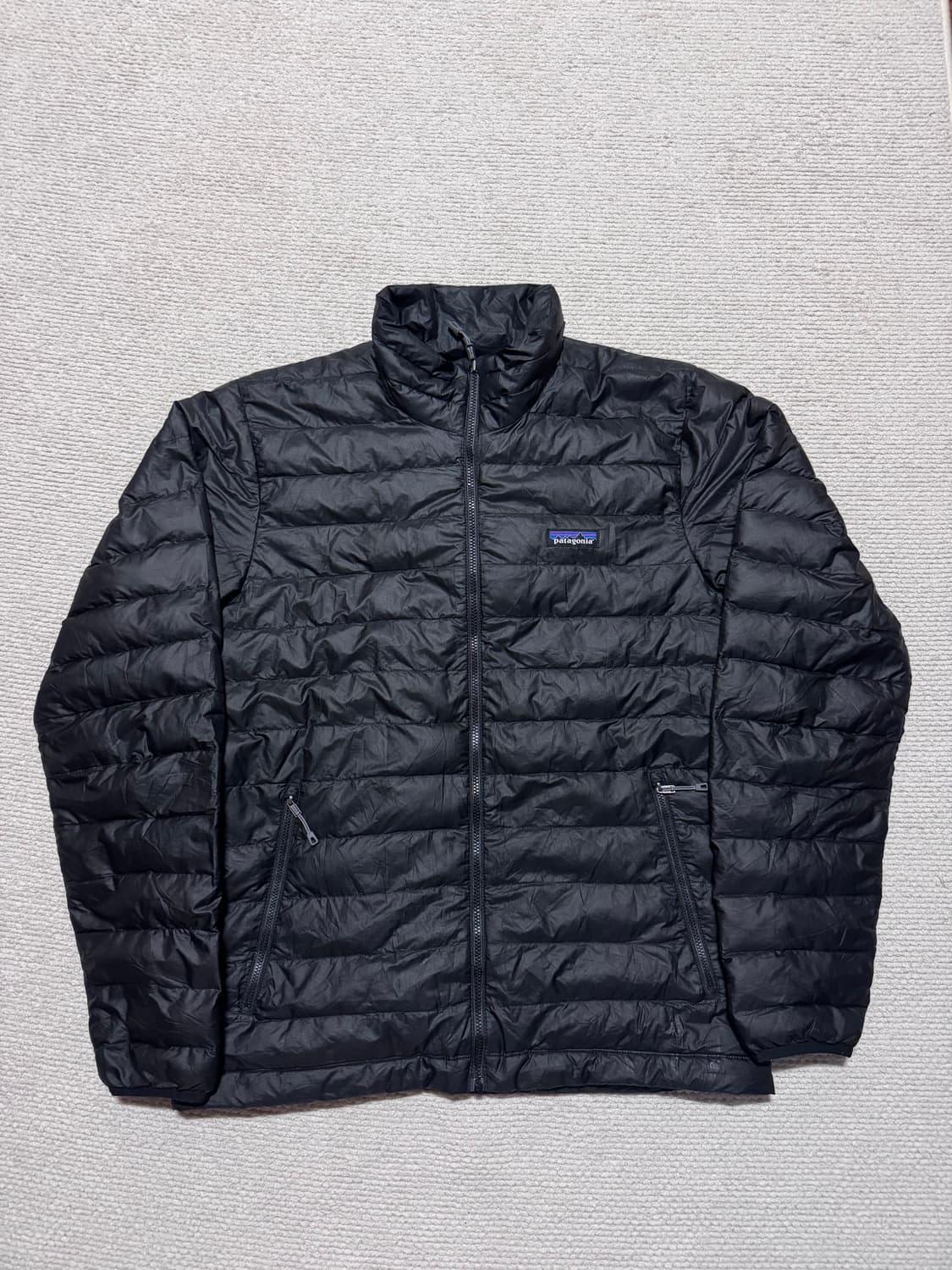파타고니아 구스다운 경량 패딩 블랙 M 상품이미지4