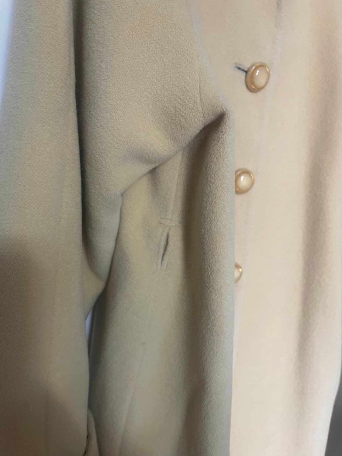 아이보리 갸루 코트 상품이미지3