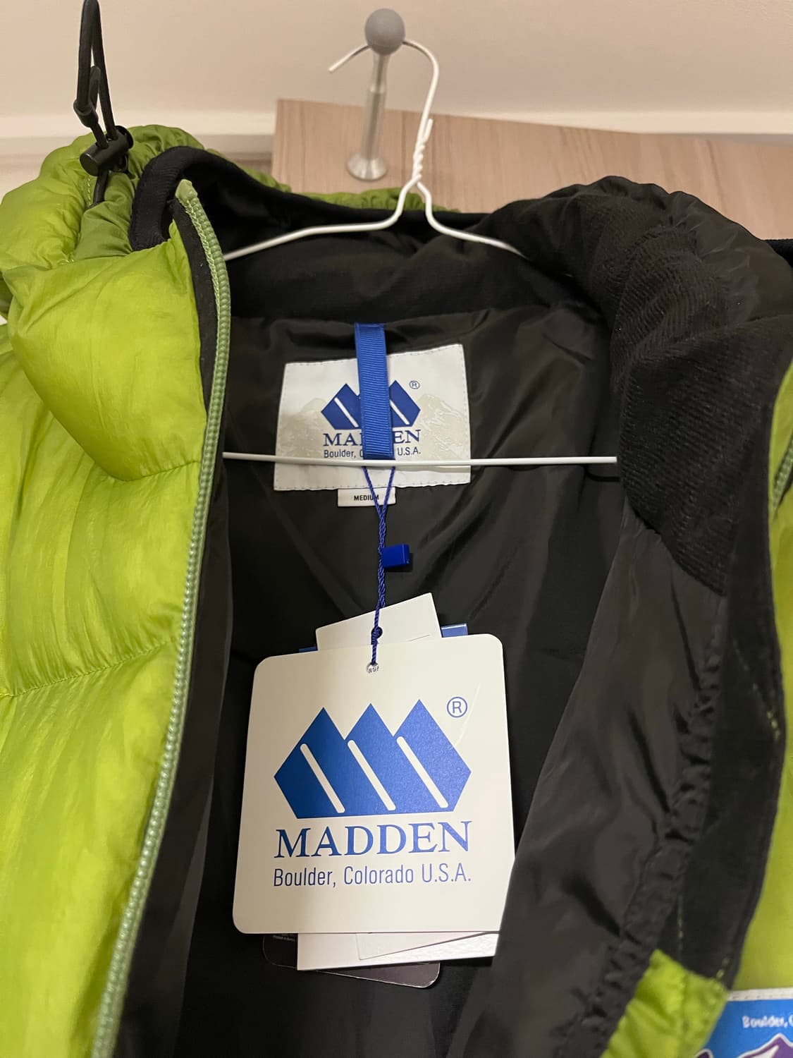 매든 콜로라도 패딩 새상품 m사이즈 팝니다 상품이미지2