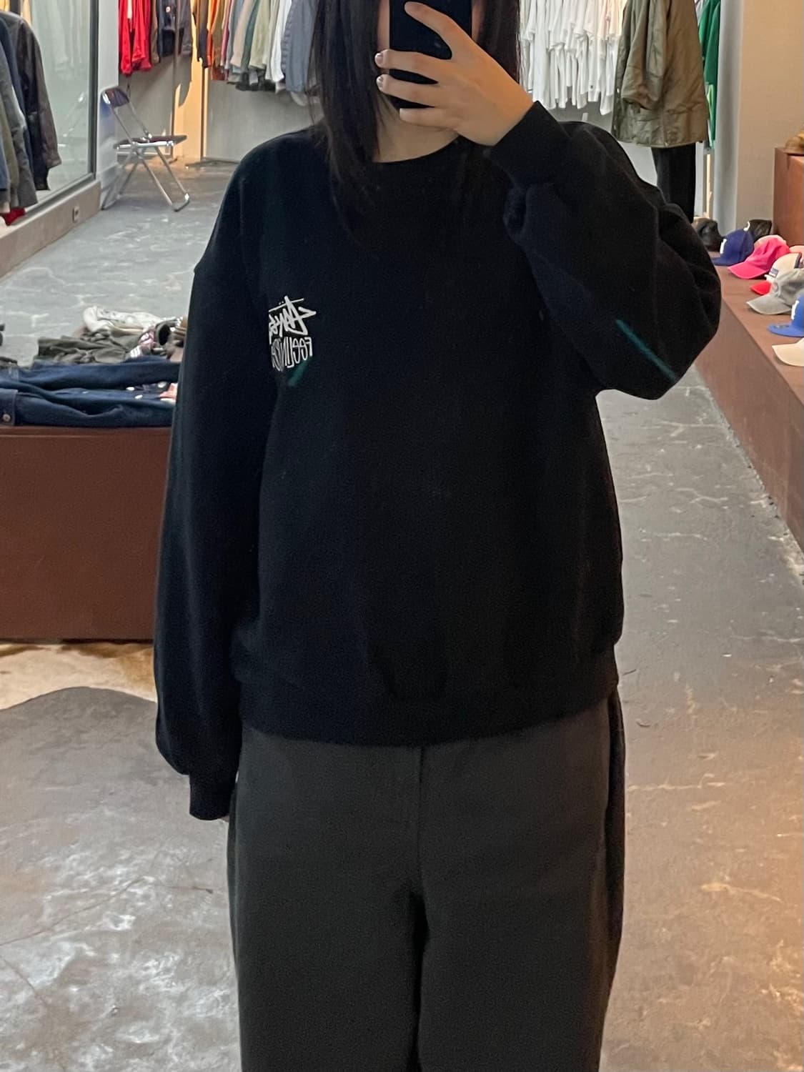 스투시 그래픽 블랙 맨투맨 H2053 상품이미지1