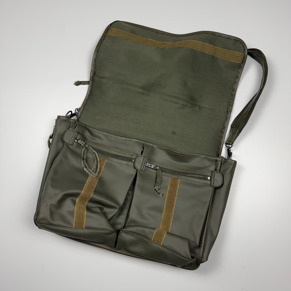 요시다포터 러기지라벨 뉴라이너 메신저백 올리브 L 상품이미지6