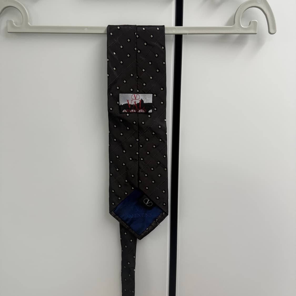 (VALENTINO) 발렌티노 실크100 도트 패턴 넥타이 상품이미지2
