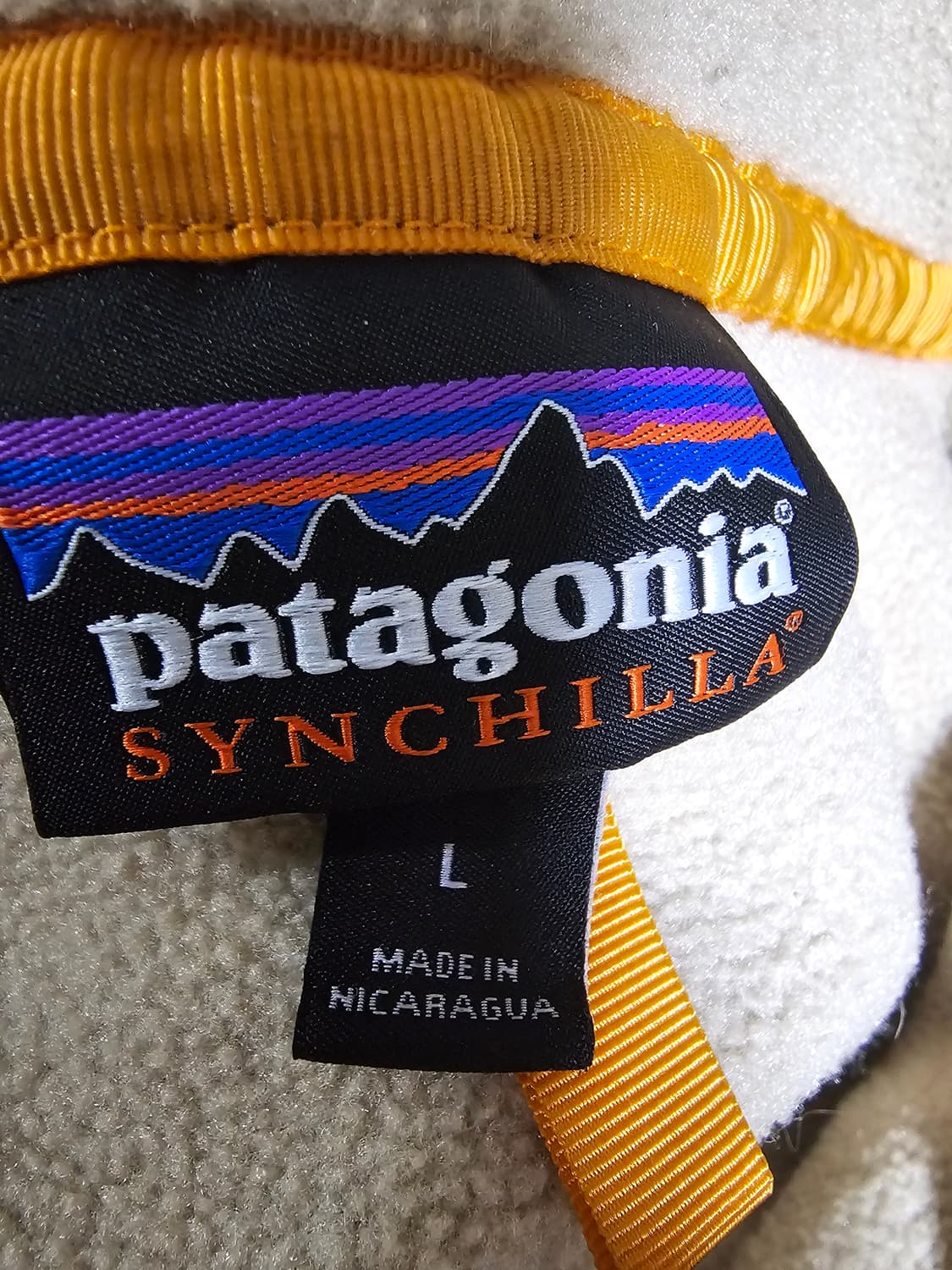 파타고니아 신칠라 오트밀 L 한정판 상품이미지3