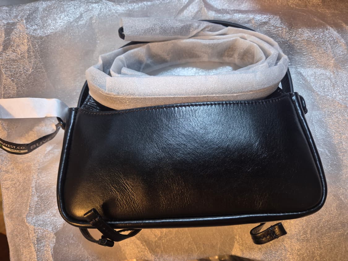 (새상품) 아크네스튜디오 멀티포켓 마이크로백 상품이미지5