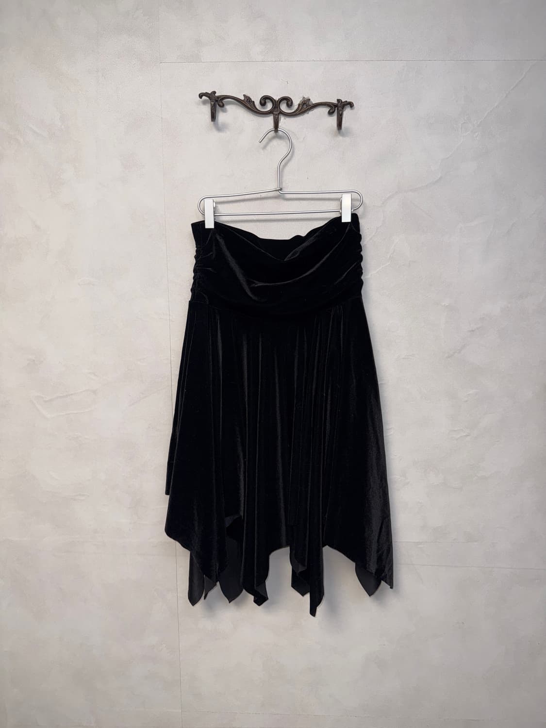 Black velvet shirring unbalanced skirt 상품이미지3