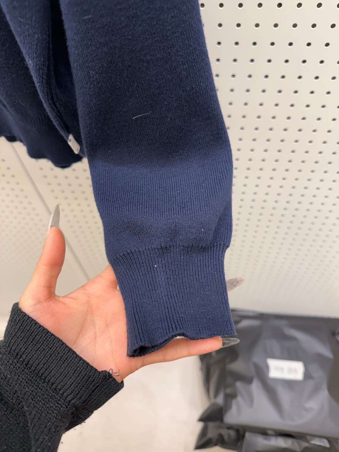 디스이즈네버댓 로고 니트 스웨터 U950 상품이미지4