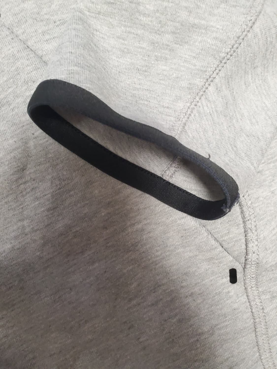 나이키 스포츠웨어 테크 플리스 풀집 후디 사이즈L

오염 하자 없이 깨끗 상품이미지5