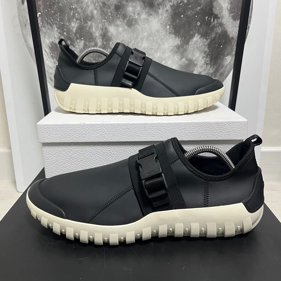 정품 9) 프라다 벨트 버클 스니커즈 280~285 상품이미지2