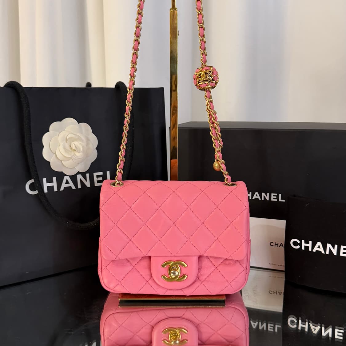 샤넬 골든볼 쁘띠삭 플랩 크로스백 상품이미지2