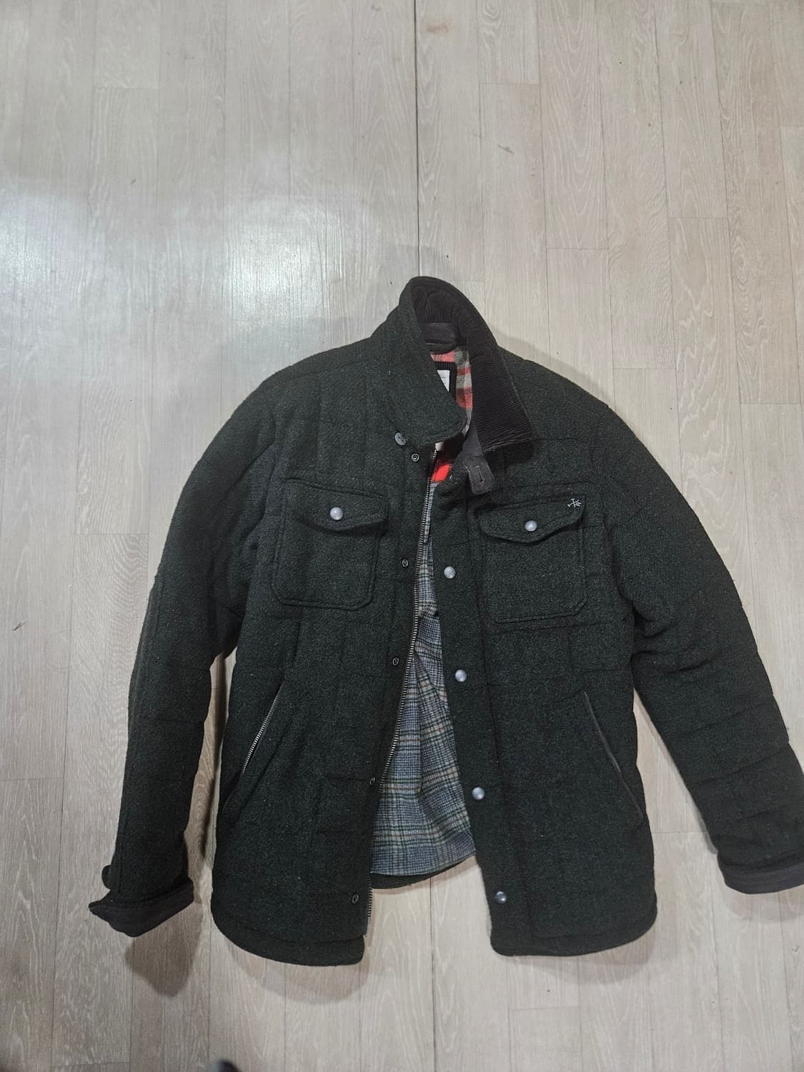 시리즈 waxed 퀼팅자켓 팝니다 (L사이즈) 상품이미지1