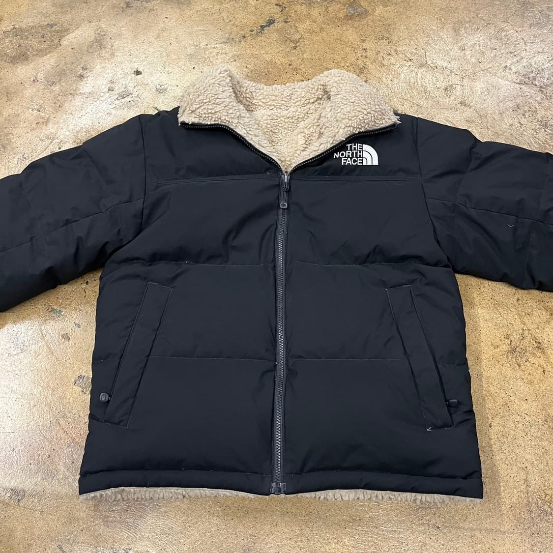 노스페이스 블랙 패딩 베이지 후리스 양면 리버시블  상품이미지5