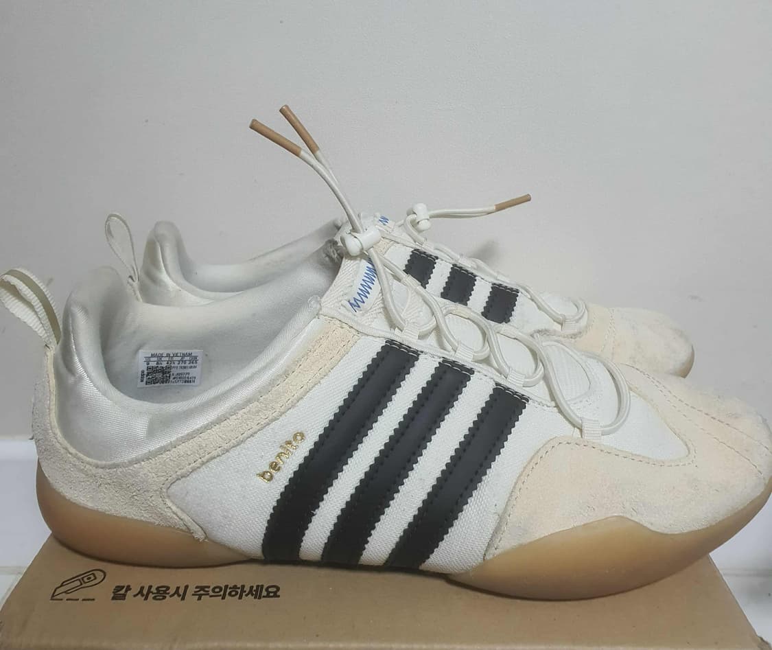 아디다스 x 배드 버니 발레리나 오프 화이트 코어 블랙 265 상품이미지1