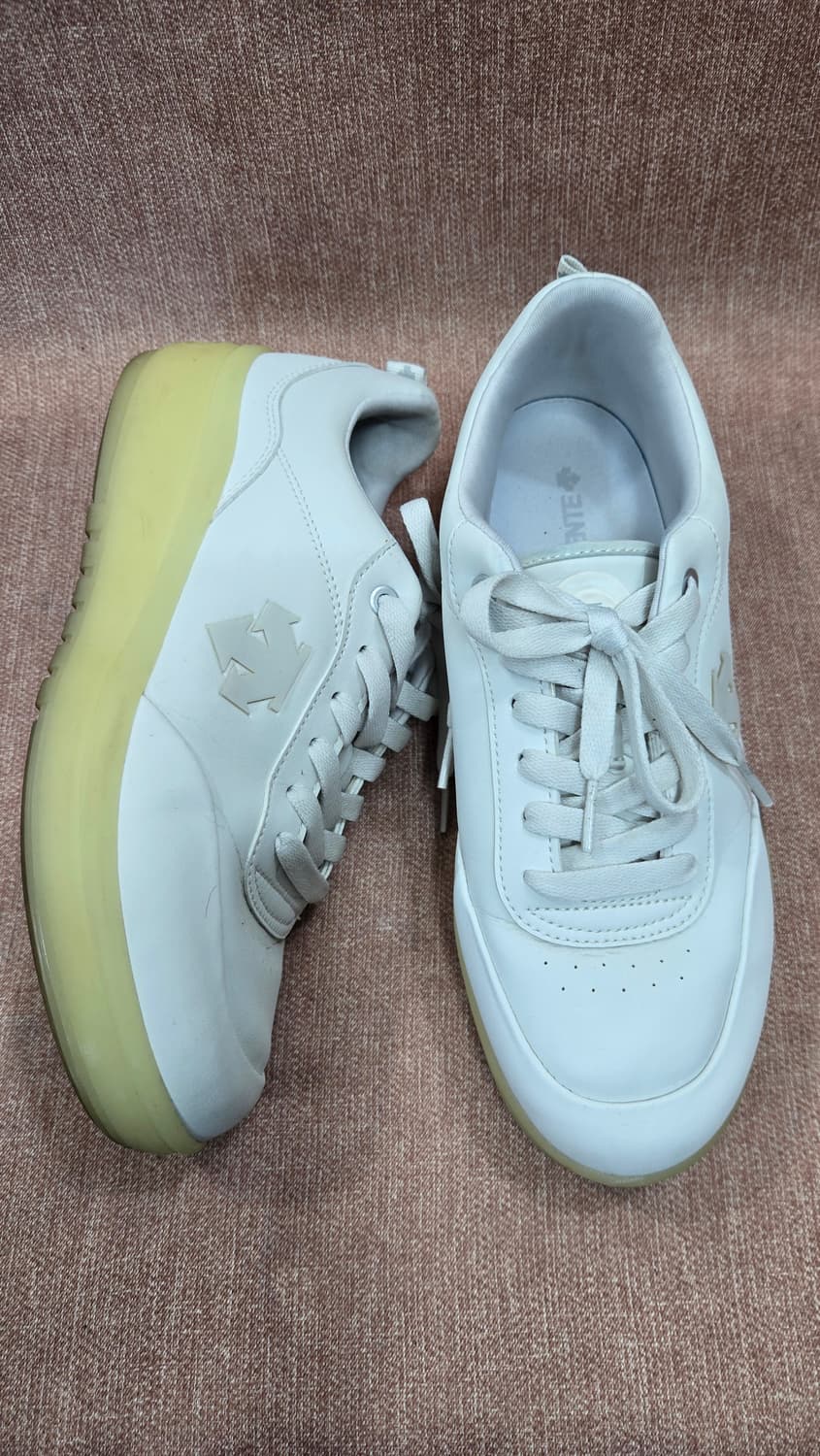 데상트 265mm-  공용 헤이즈 스니커즈    상품이미지1