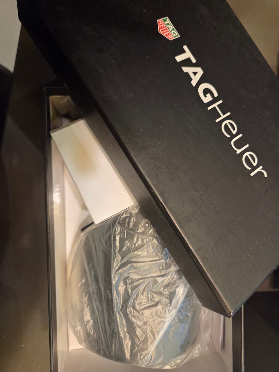 태그호이어 까레라 칼리버16 크로노그래프 데이데이트 골드핸즈 상품이미지4