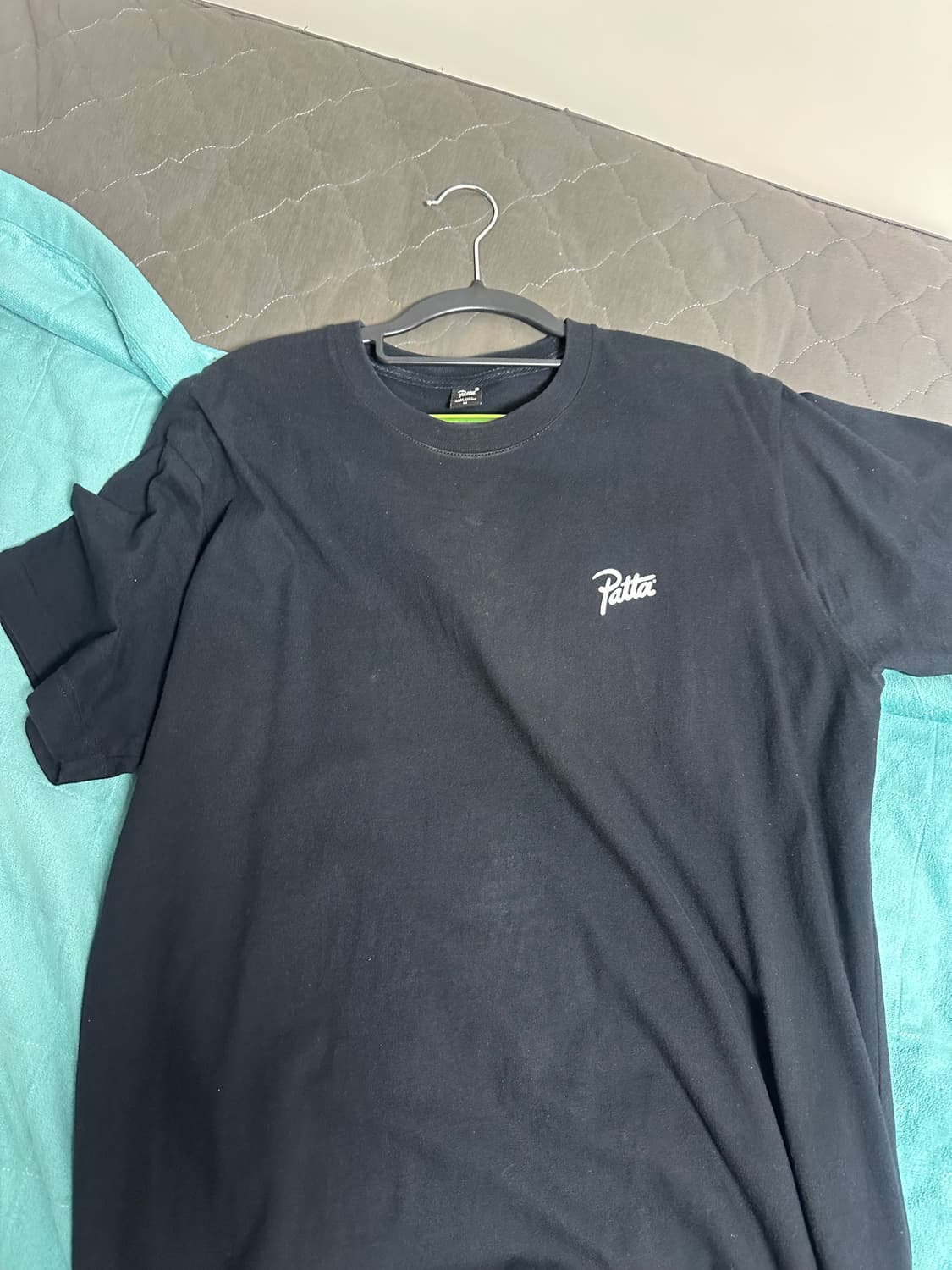 파타 백프린팅 반팔 m사이즈 상품이미지1