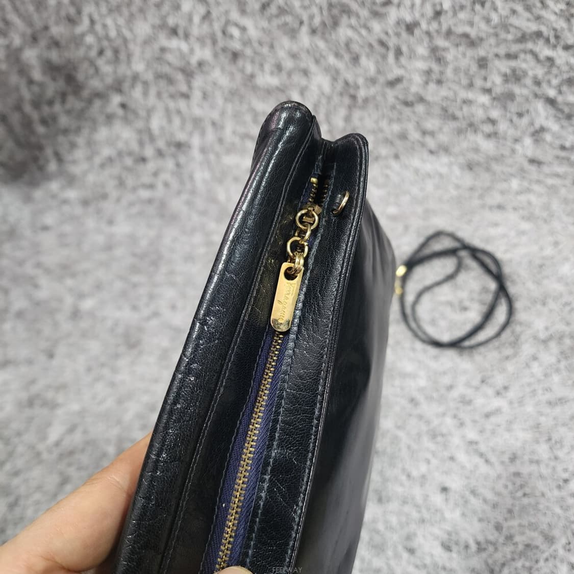 페라가모 빈티지 크로스백 상품이미지4