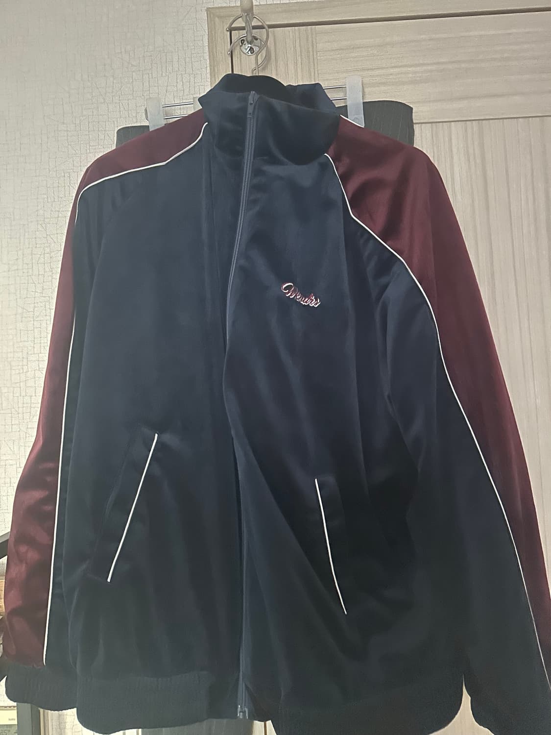 위켄더스 벨벳 집업 상품이미지1