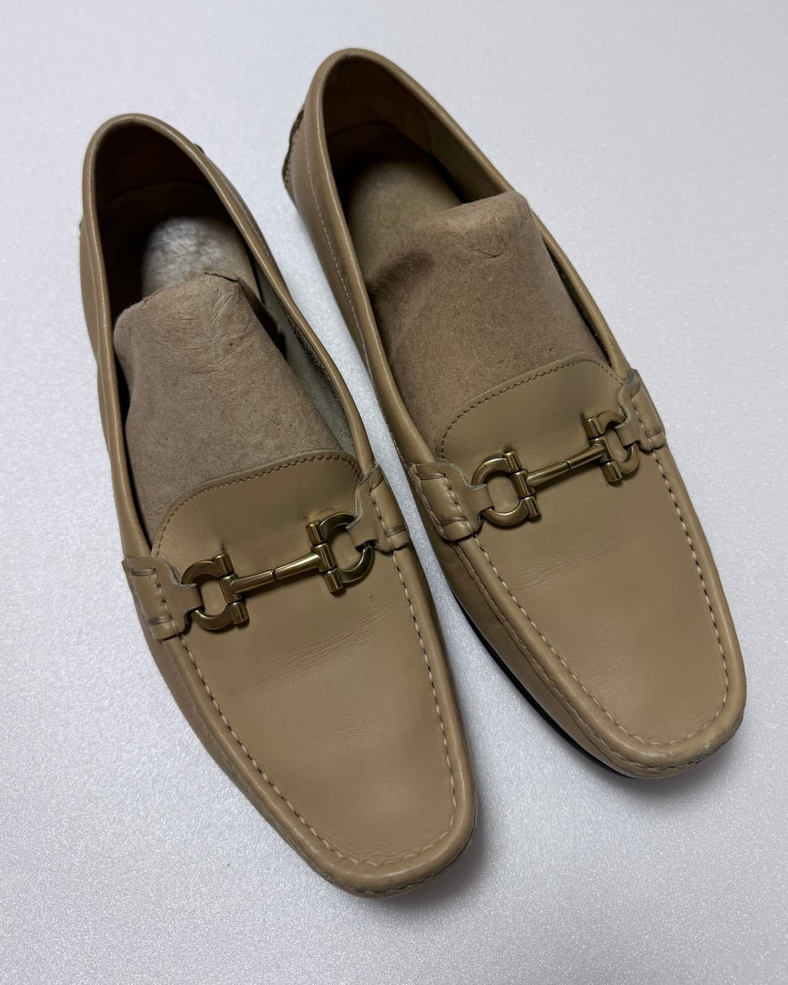 페레가모 간치니 레더 로퍼 베이지 / 여성용 255 상품이미지1