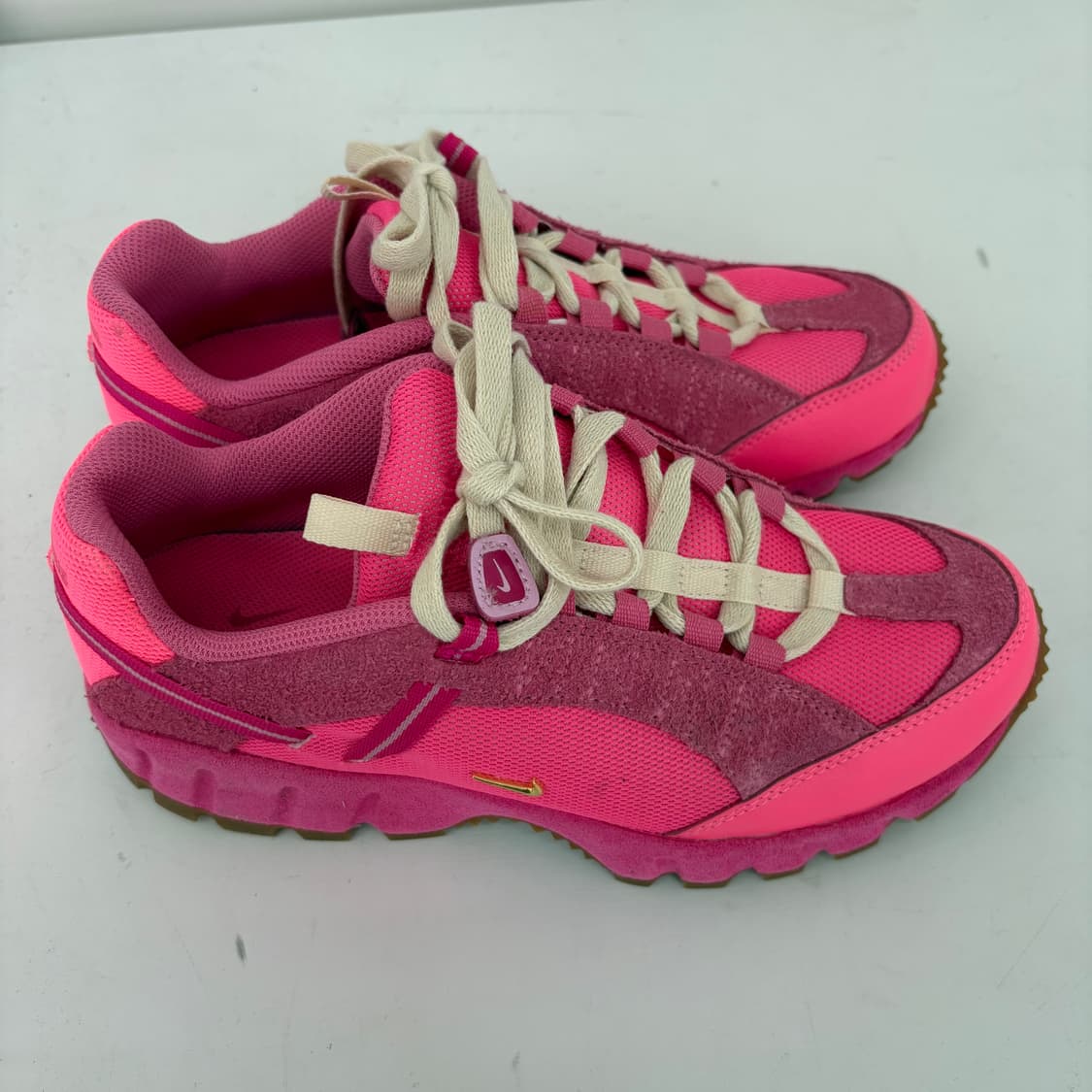 나이키 x Jacquemus 에어 휴마라 LX 핑크 플래쉬 상품이미지5