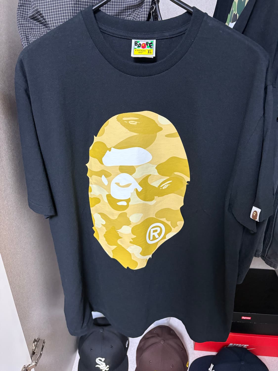 베이프 컬러 카모 빅 에이프 헤드 티셔츠 블랙 옐로우 xl 상품이미지1