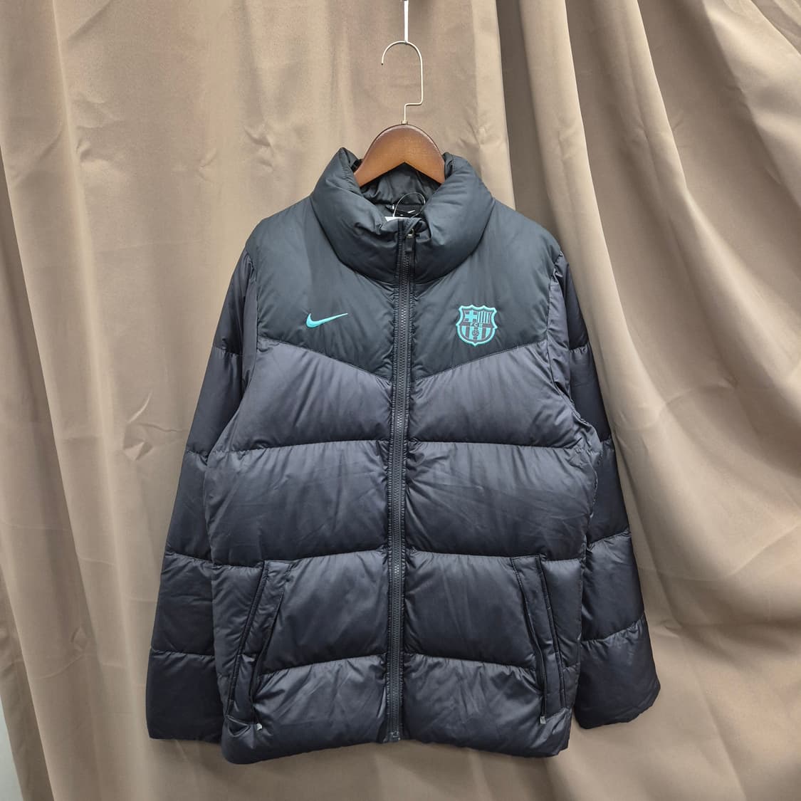 나이키 바르셀로나 다운 패딩 상품이미지1