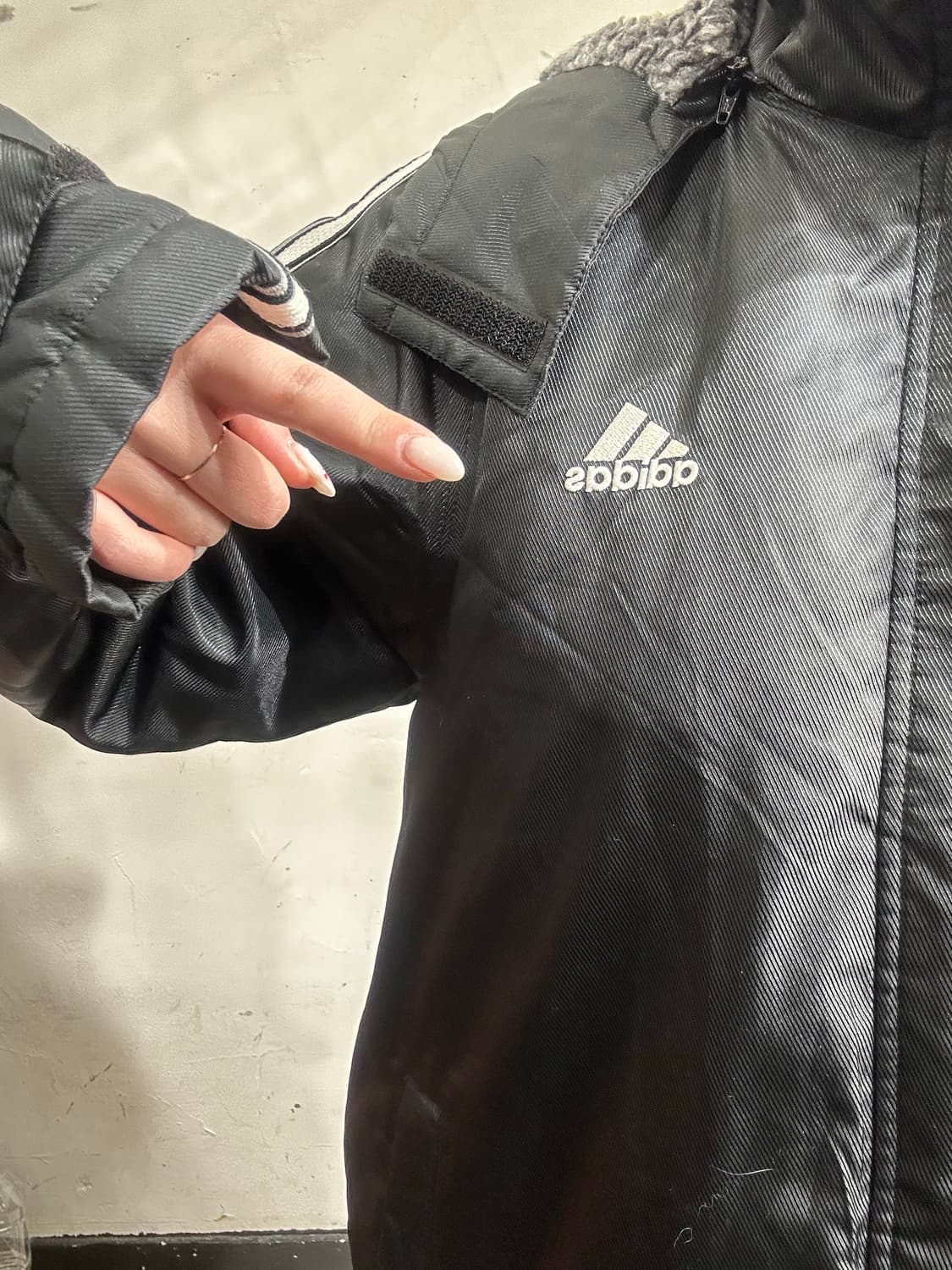 아디다스 블랙 롱패딩 y2k 돕바 안감 기모 후드 자켓 S  상품이미지4