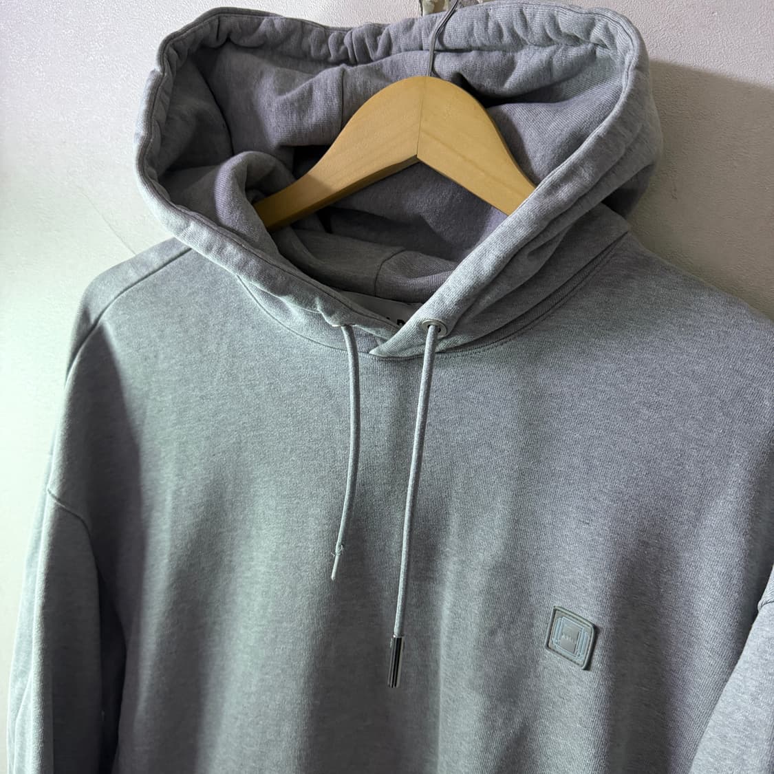 솔리드옴므 백로고 그레이 후드티셔츠 48 (105) 상품이미지1