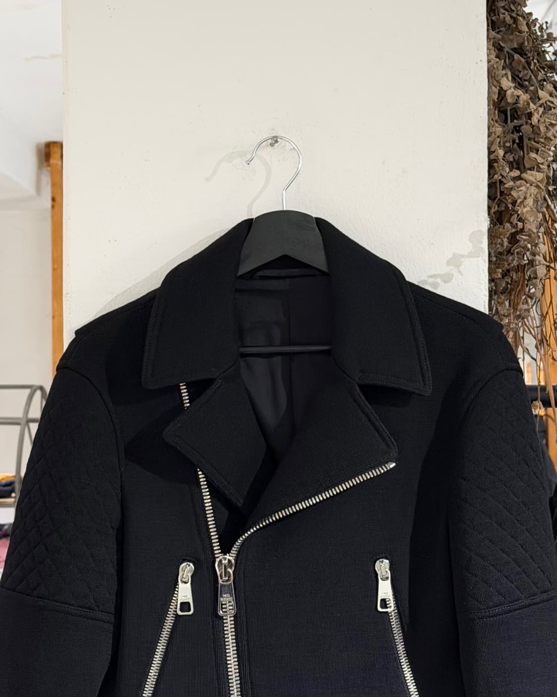 닐바렛 블랙 슬림핏 버진울 바이커 자켓  상품이미지4