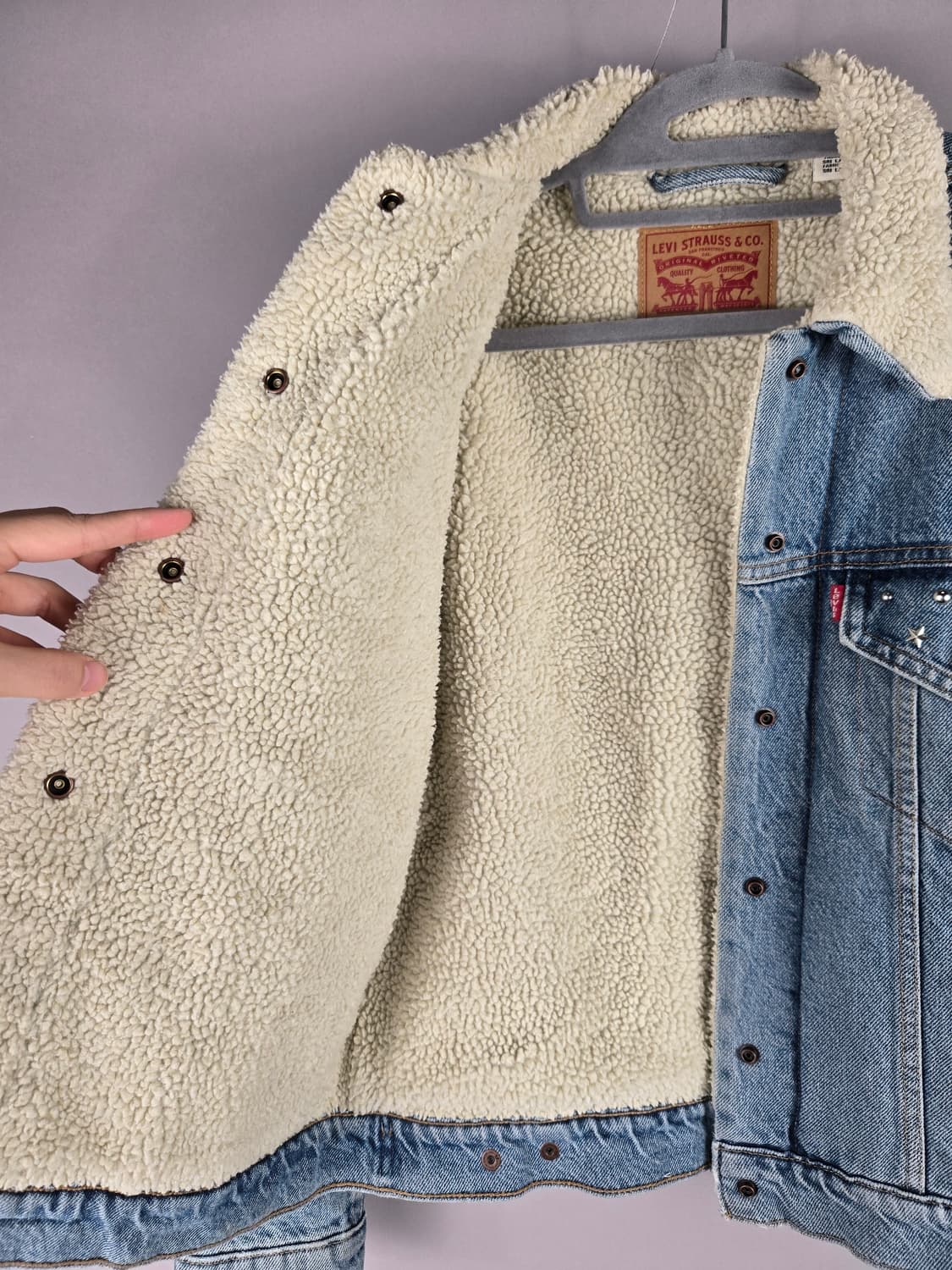 [무료배송]리바이스 S 여성 오버핏 양털 안감 데님 트러커 자켓 청자켓 상품이미지7