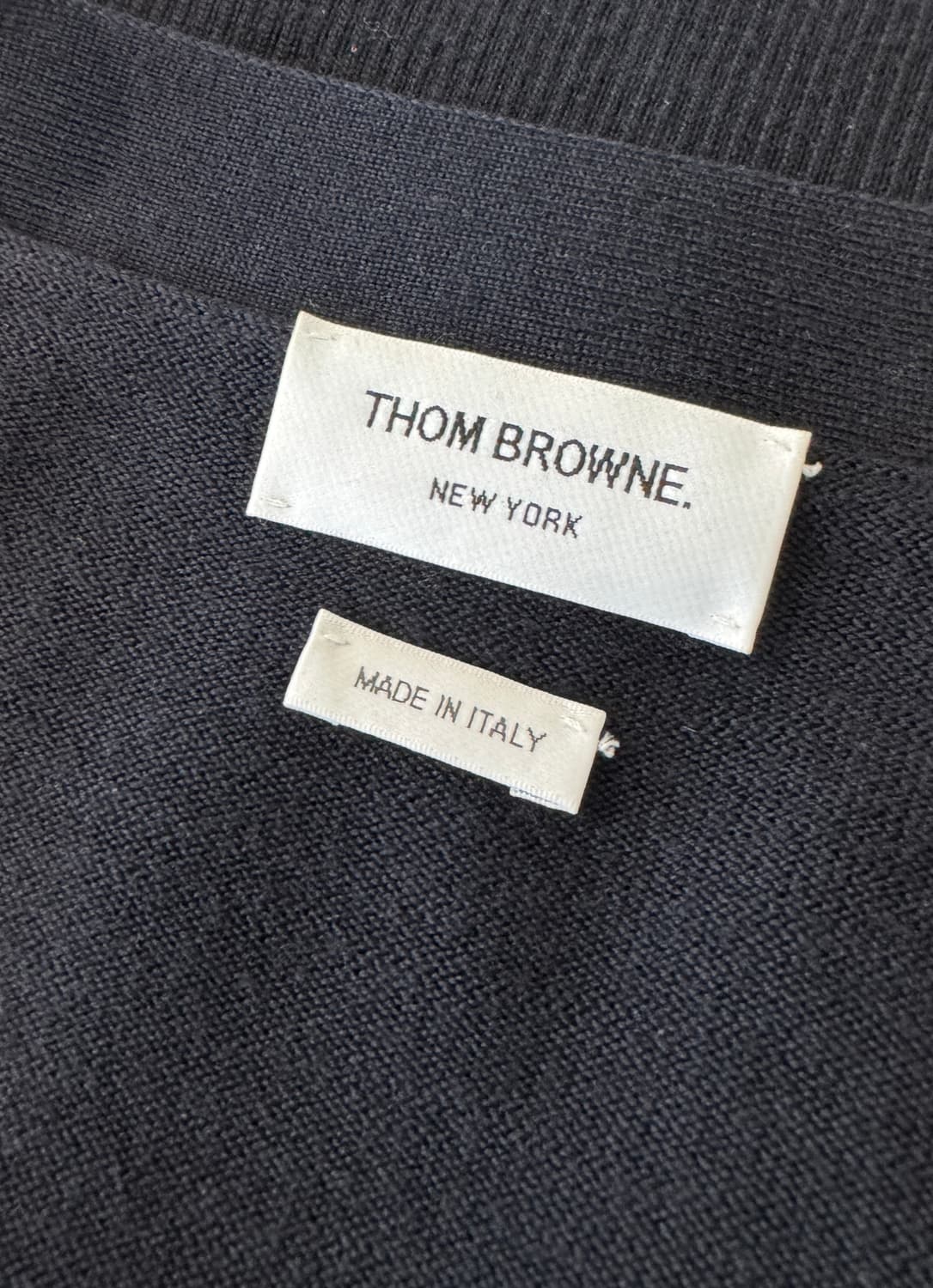 THOM BROWNE 톰브라운 오버핏 네이비 가디건 1 상품이미지5