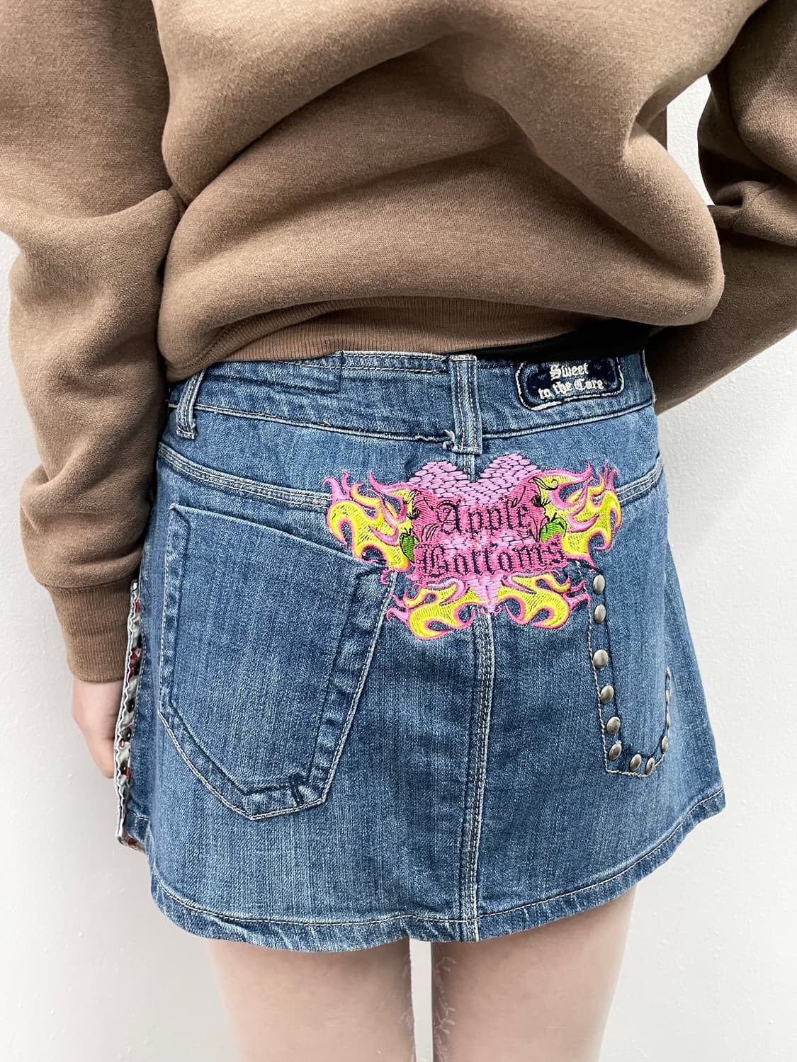 데님 스터드 포켓 디테일 스커트 상품이미지6