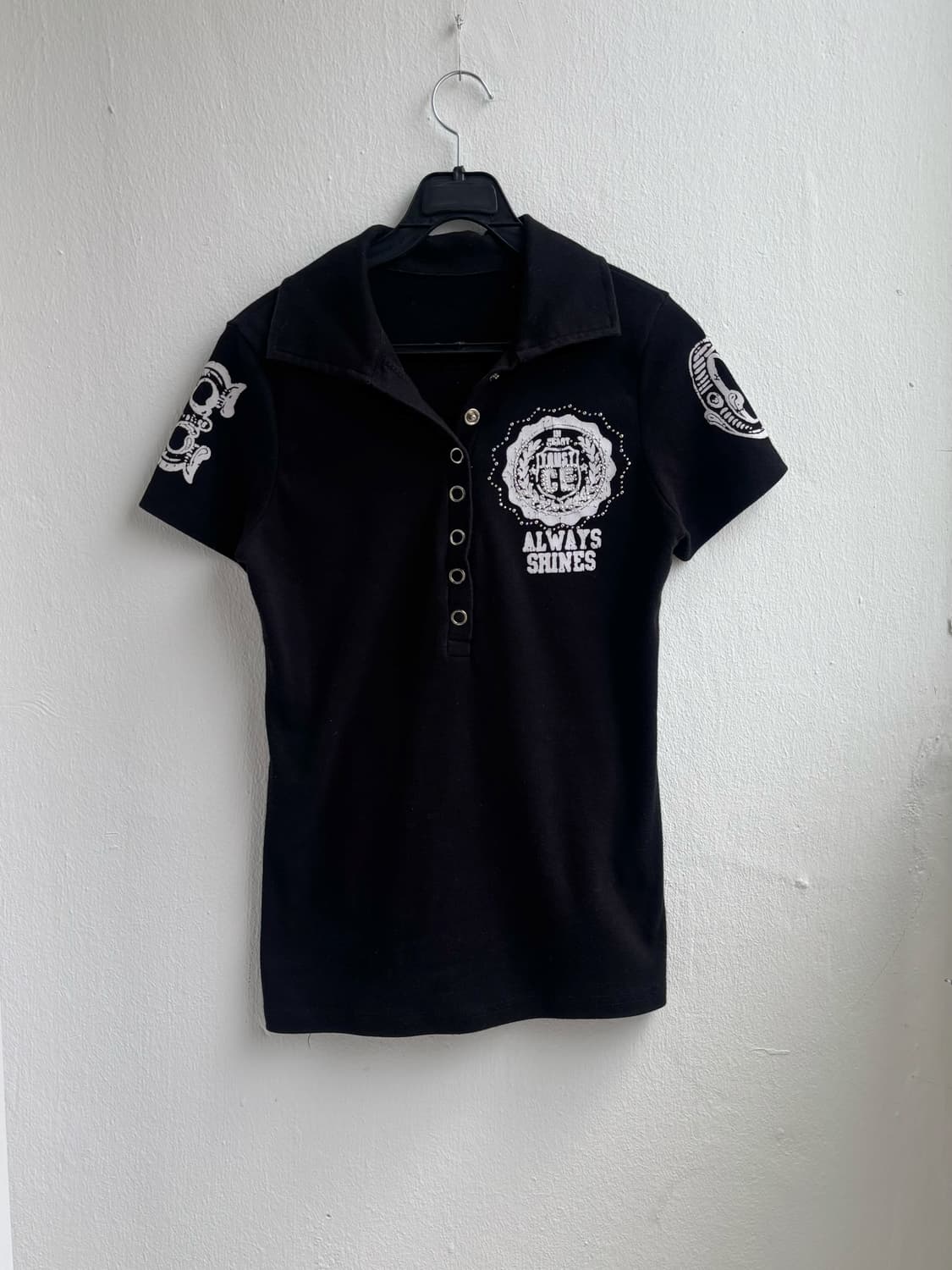Vintage Graphic Black Polo Shirt 상품이미지1