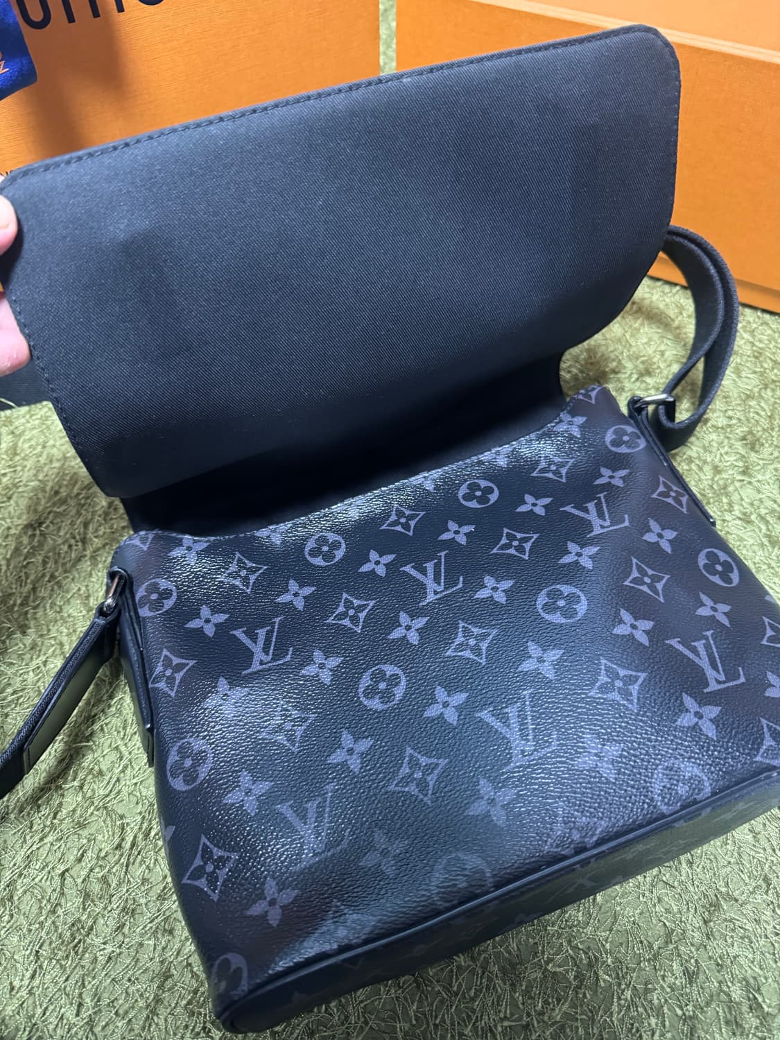 정품 루이비통 가방 크로스백 디스트릭스 상품이미지5