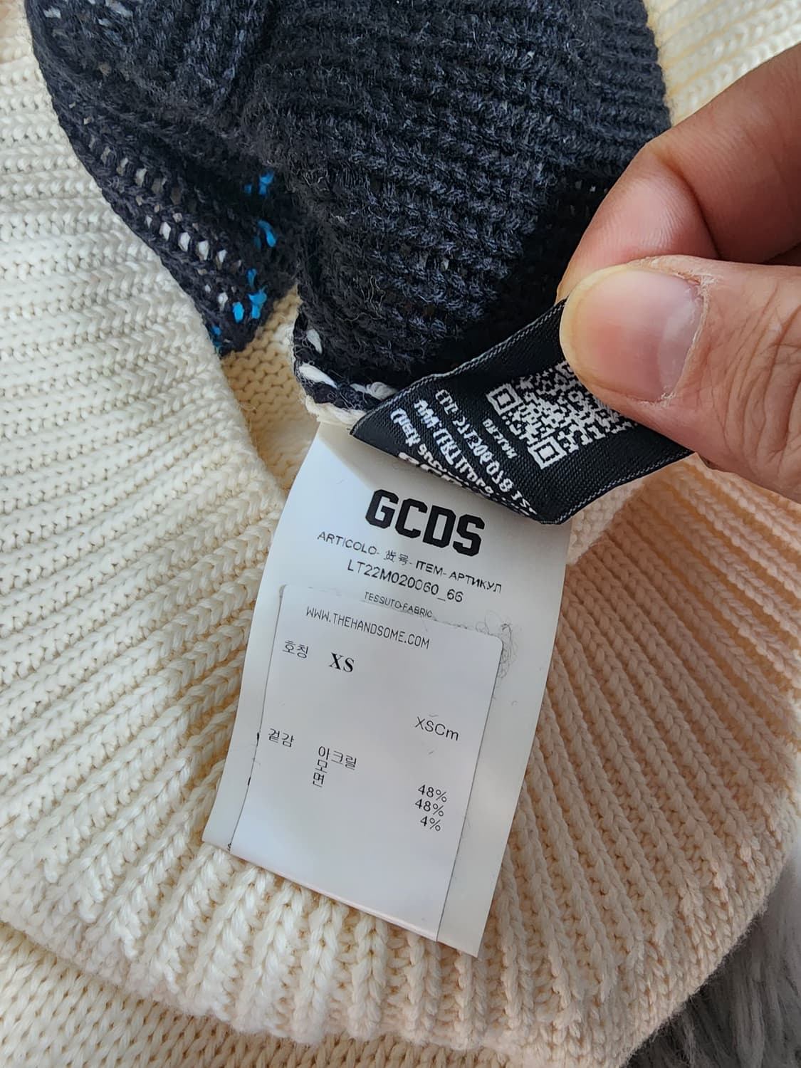 GCDS 벅스 버니 터틀넥 스웨터 상품이미지5