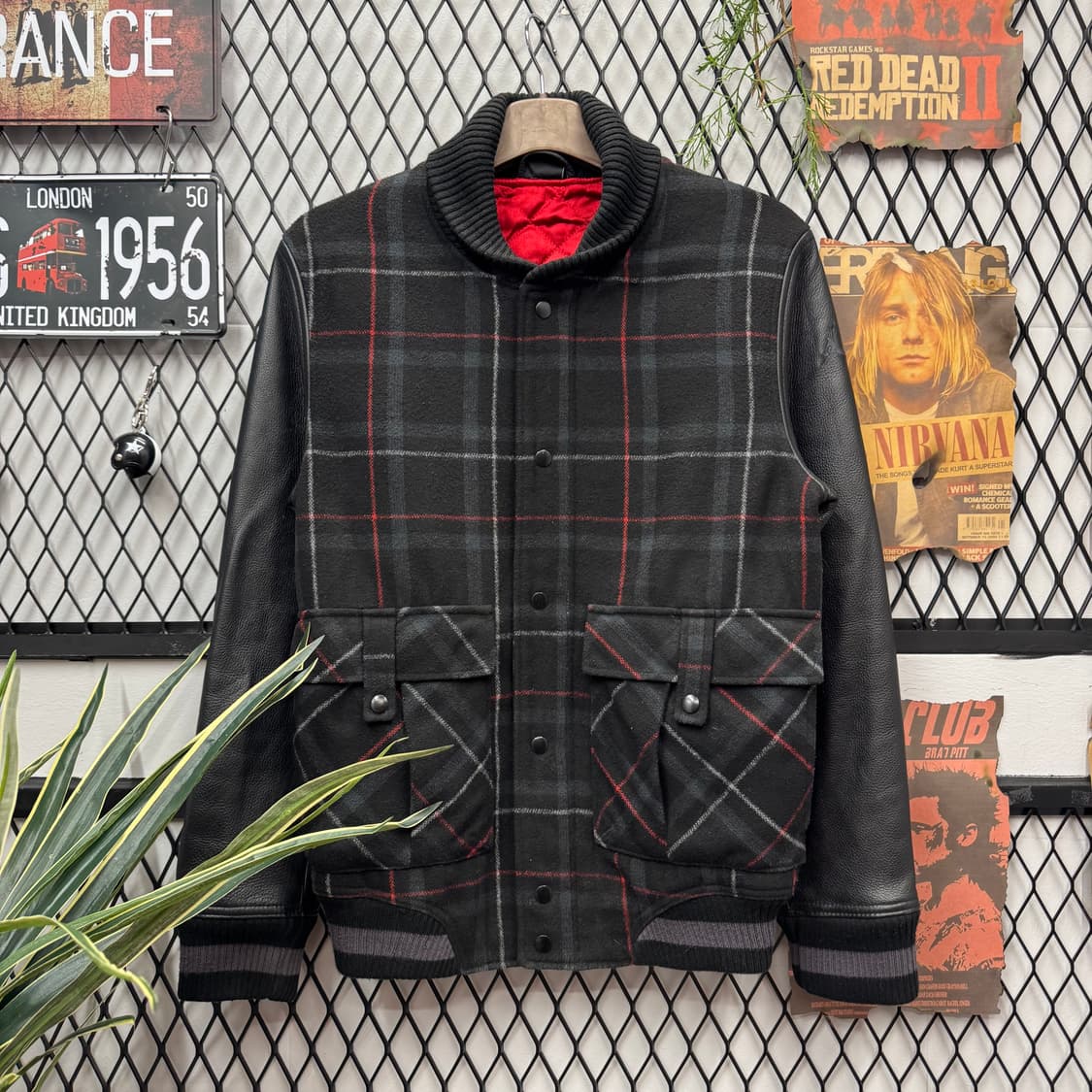 에어조던 울 레더 믹스 스타디움 자켓 체크패턴 투포켓 디테일 블랙 레드 상품이미지1