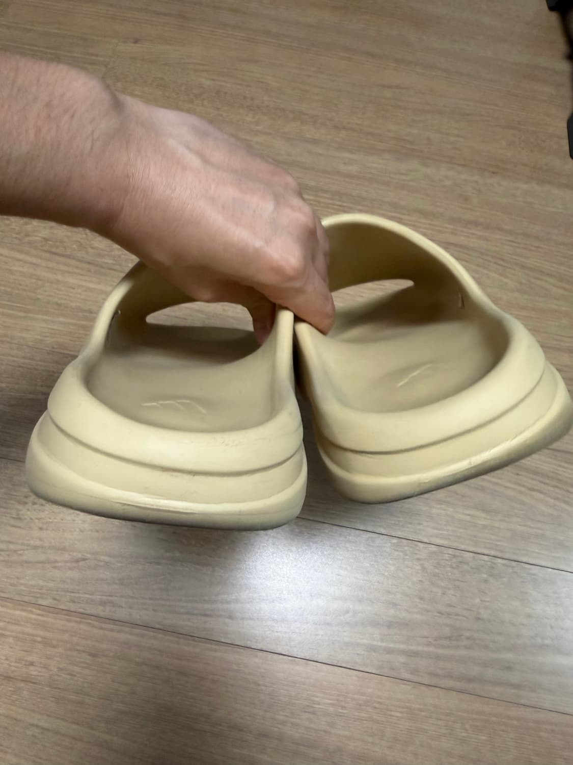 [9] 아디다스 이지 슬라이드 데저트 샌드 상품이미지10