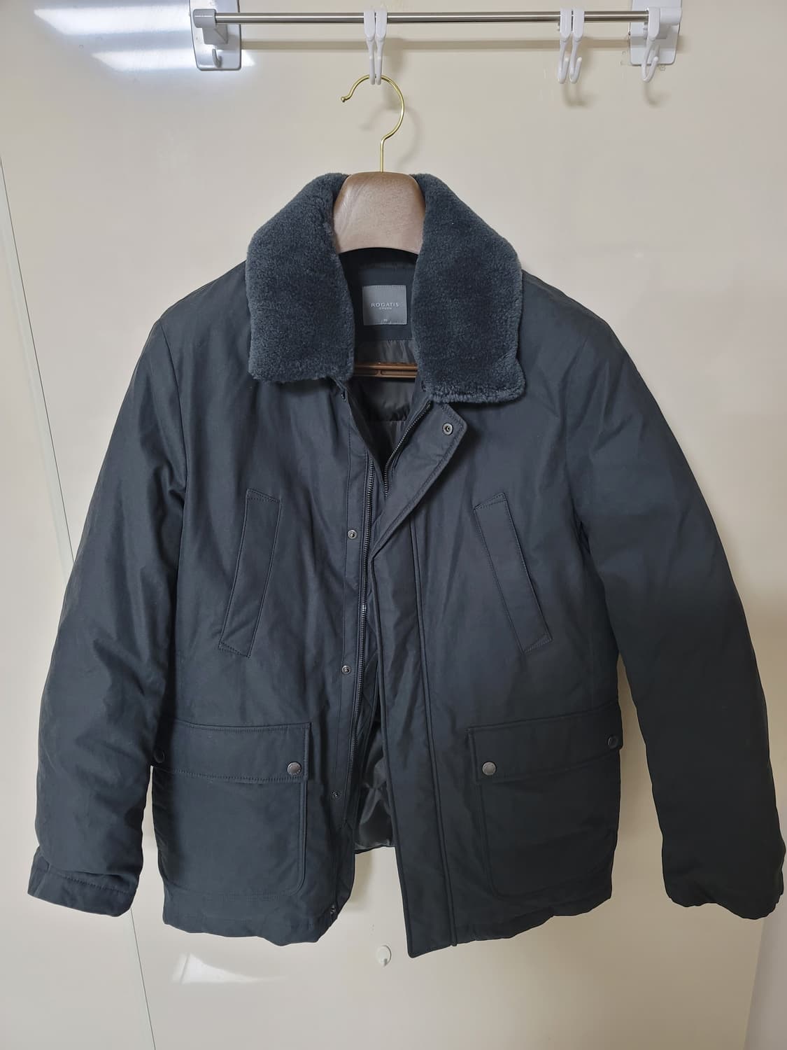 로가디스 구스다운 패딩코트 100사이즈 상태극상

남성100 상품이미지1